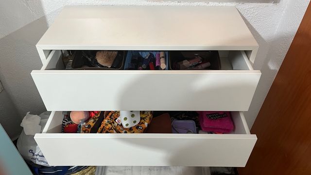 Mesa suspendida cajones push