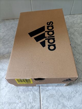 Botas de fútbol adidas