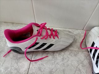 Botas de fútbol adidas