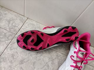 Botas de fútbol adidas