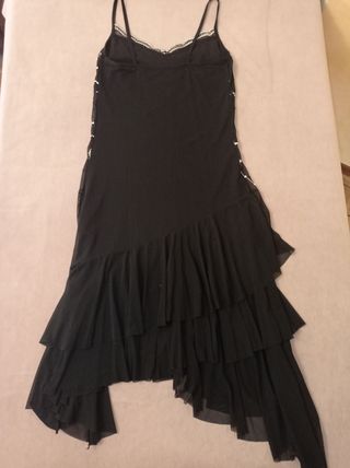 Vestido de fiesta de tirantes con Chal.