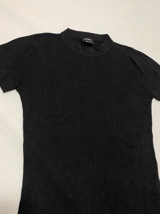 Camiseta negra Pull and Bear
