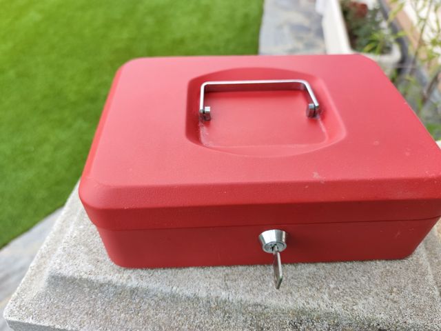 Caja metálica de seguridad