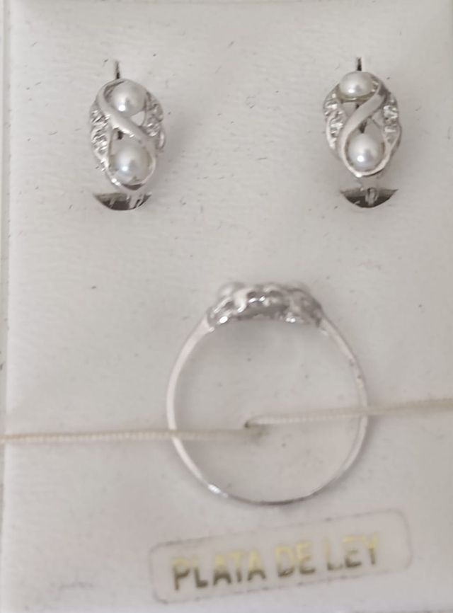Conjunto de plata pendientes y anillo