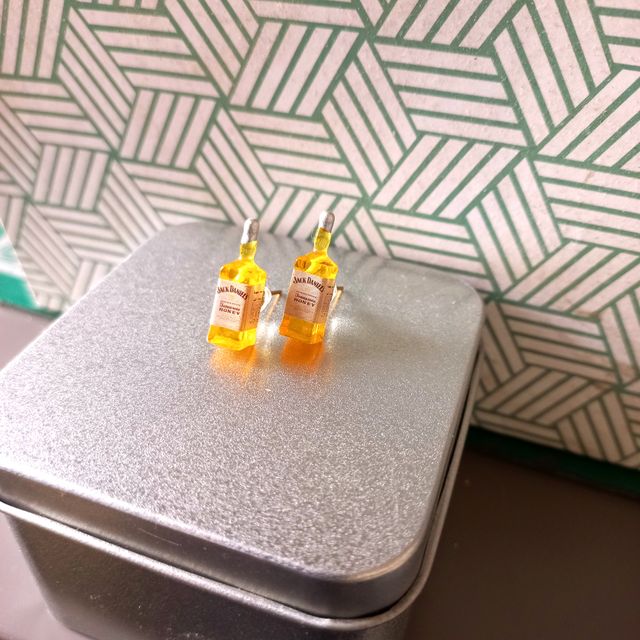Pendientes de botellitas de whisky hipoalergenicos