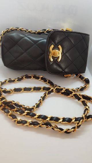 Borsa Chanel vintage in pelle nera. 