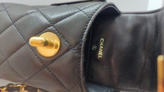 Borsa Chanel vintage in pelle nera. 