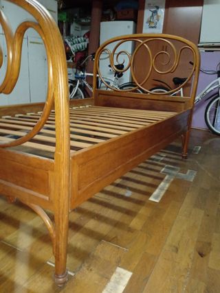 cama madera antigüedad