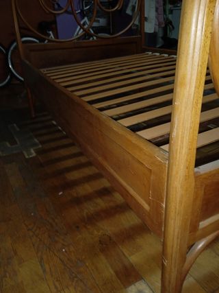 cama madera antigüedad