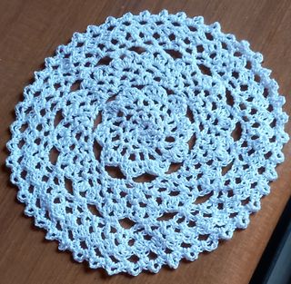 centrino a uncinetto diam 15 cm