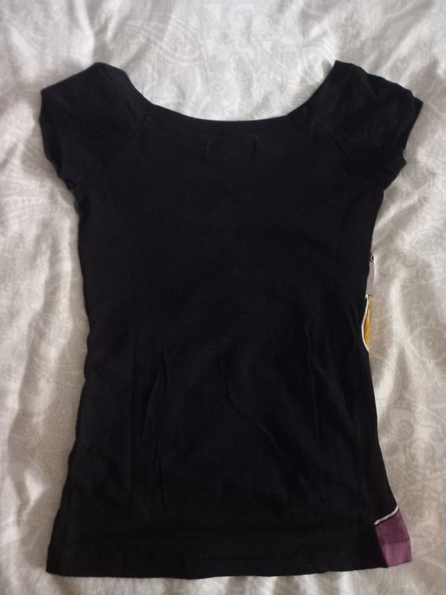 lote de tres camisetas y pantalón vaquero corto