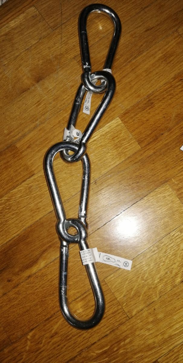 Mosquetones para escaladores.