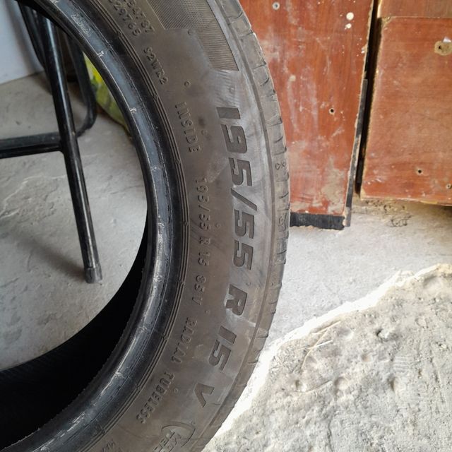 vendo rueda 195 55 15 en buen estado solo una