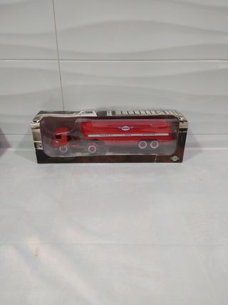 Camion Somua JL17 con remolque ESSO ( 1/43 )