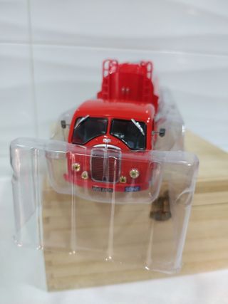 Camion Somua JL17 con remolque ESSO ( 1/43 )