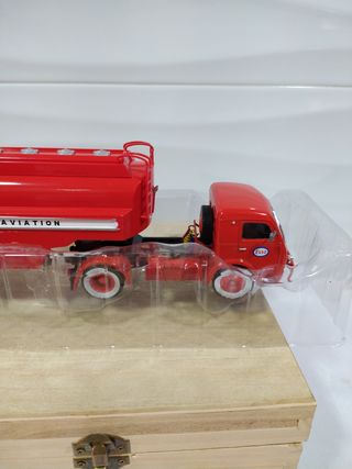 Camion Somua JL17 con remolque ESSO ( 1/43 )