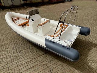 Embarcación semirrígida 7,49 metros