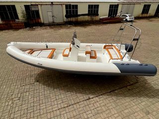 Embarcación semirrígida 7,49 metros
