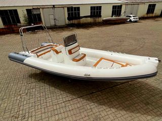 Embarcación semirrígida 7,49 metros