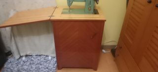 Antigua maquina coser Alfa