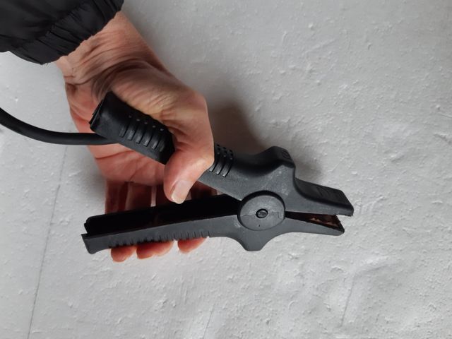 Cavo con pinze a coccodrillo di grandi dimensioni