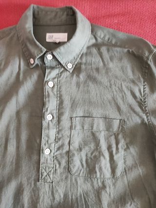 Gap Camisa 4 botones.