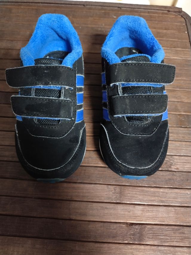 Playeros niño Adidas. Talla 22