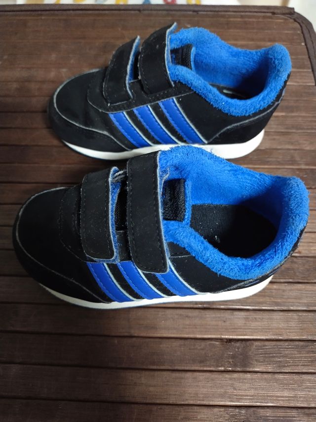 Playeros niño Adidas. Talla 22