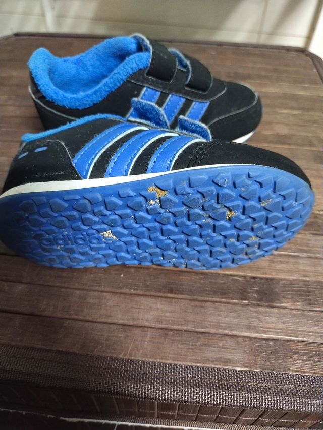 Playeros niño Adidas. Talla 22