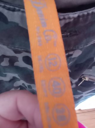 pantalón camuflaje mujer