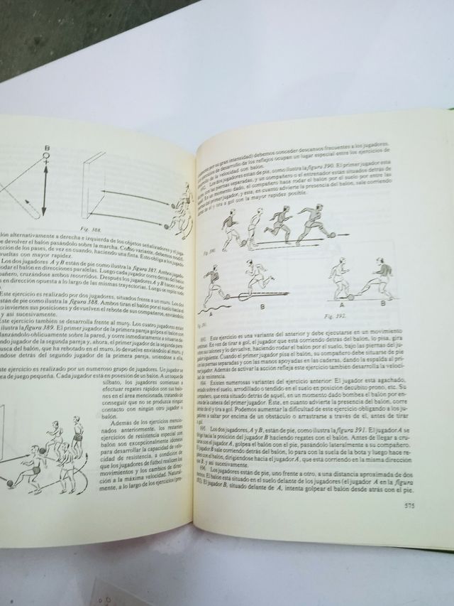 libro EL FÚTBOL ED. PLANETA 1965