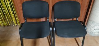 Sillas negras de oficina