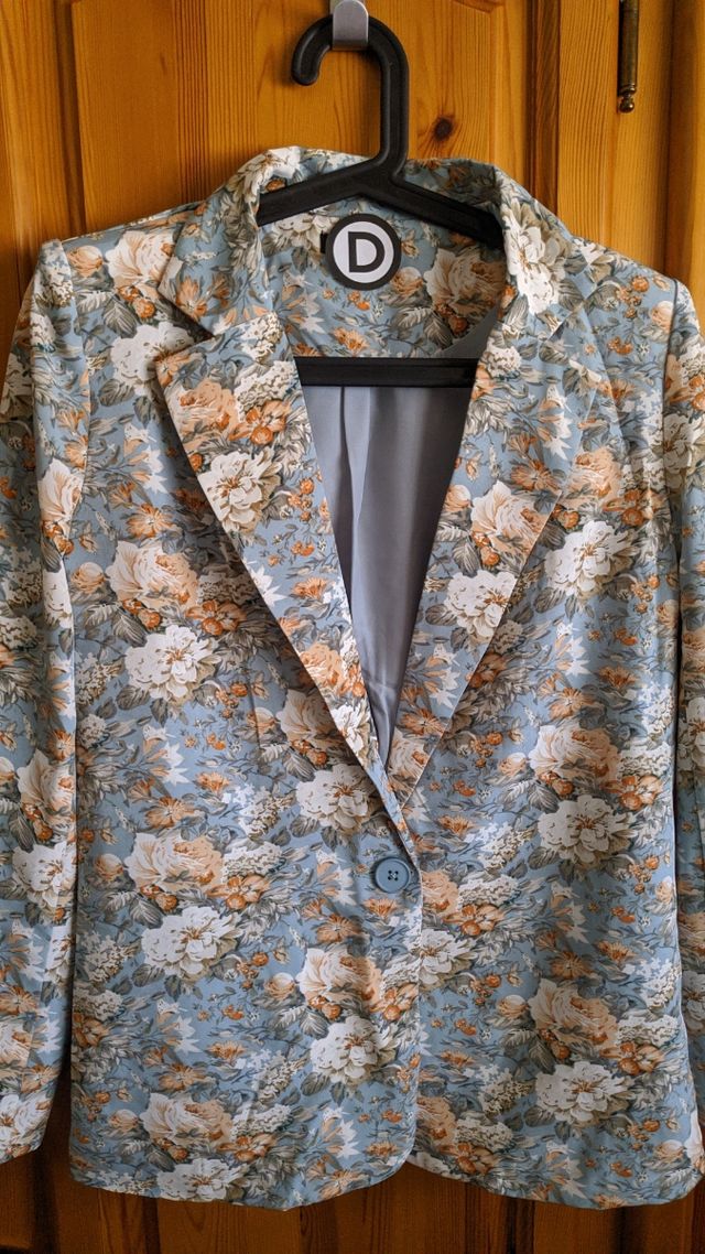 blazer estampada flores M nueva