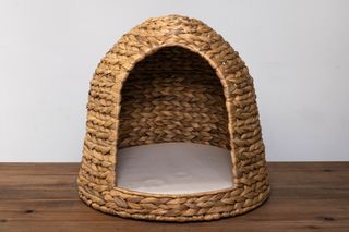 Cama mascotas en fibras naturales.