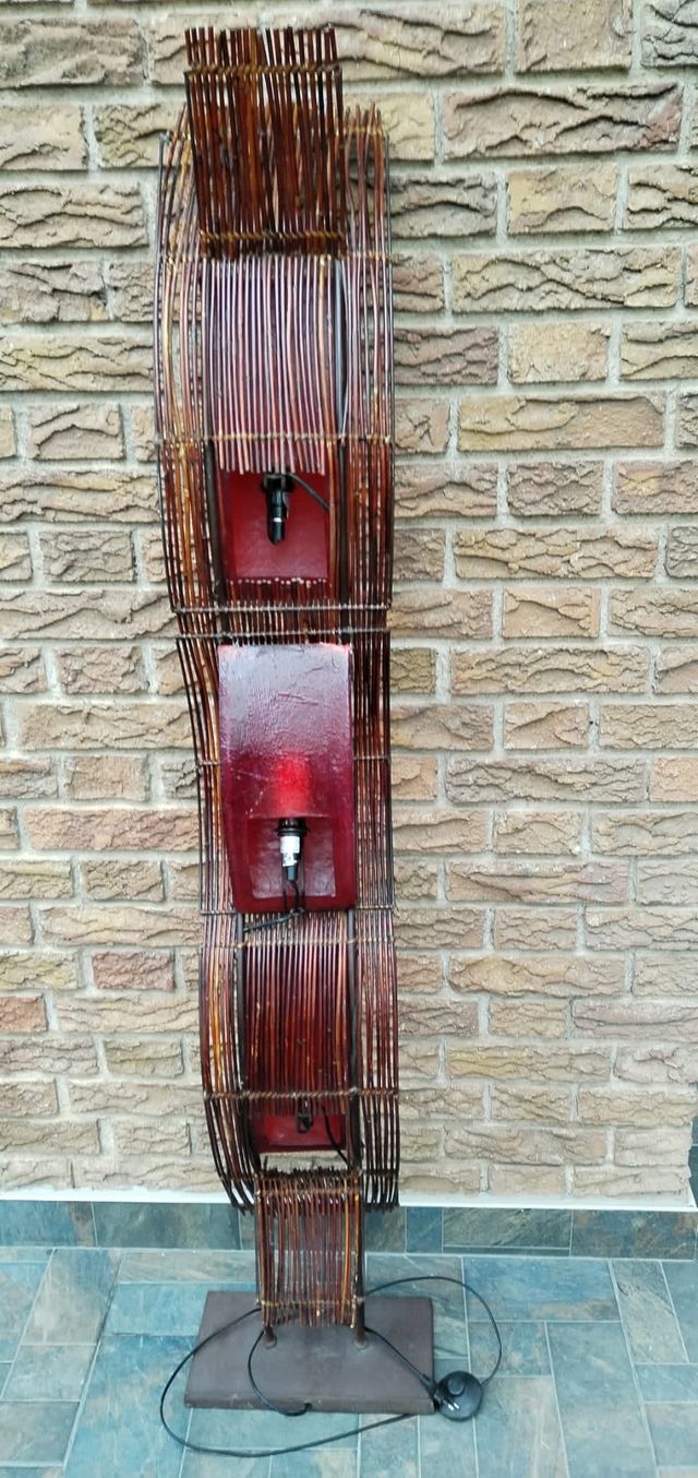 Lámpara de pié antigua retro vintage