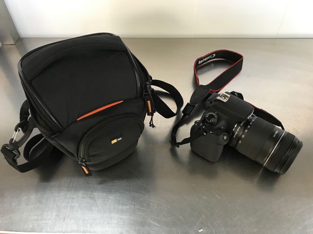 Camara Canon EOS1200