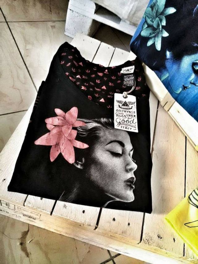 T-shirt Allthyngs mod.KAWAI disponibili M,L.