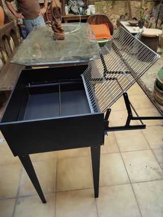 Barbacoa giratoria con armazon
