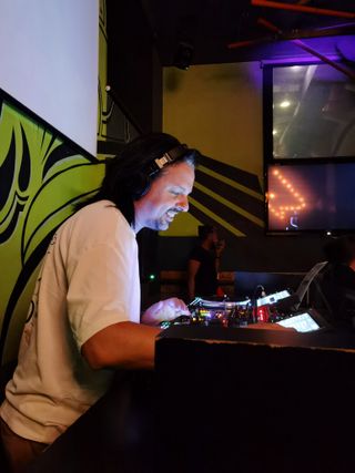 Clase de DJ - pinchar con Controlador CDJ, Vinilos