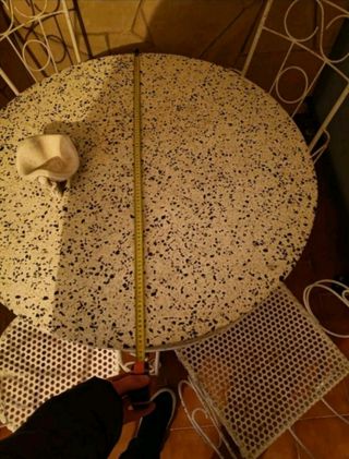 Mesa + 4 sillas hierro