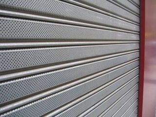 Persiana negocio o reja extensible