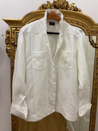 Guayabera caribeña auténtica