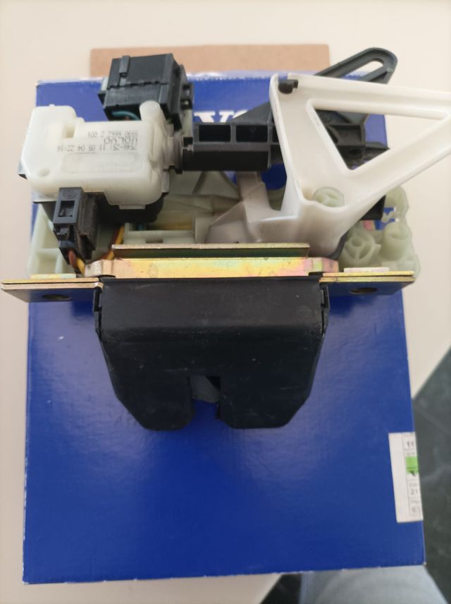 31253047 CERRADURA MALETERO PORTÓN VOLVO