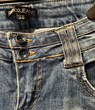 Pantalón vaquero azul campana