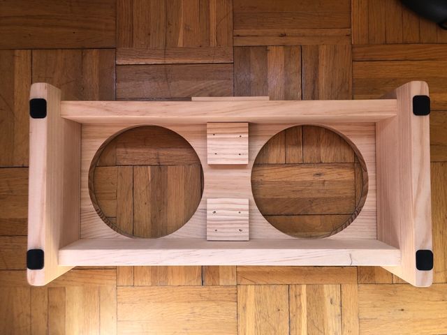 Soporte comedero mascotas Grey Gosth