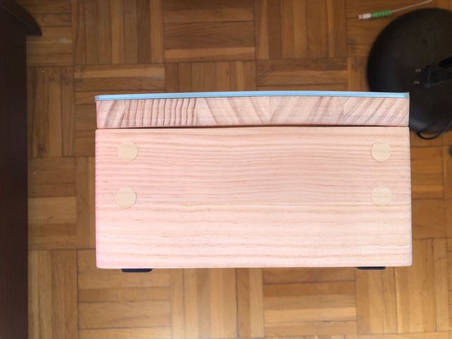 Soporte comedero mascotas Grey Gosth