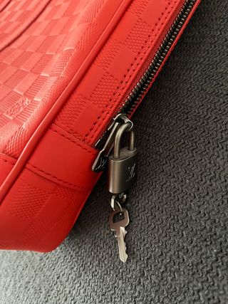 Maletin Louis vuitton, NUEVO.