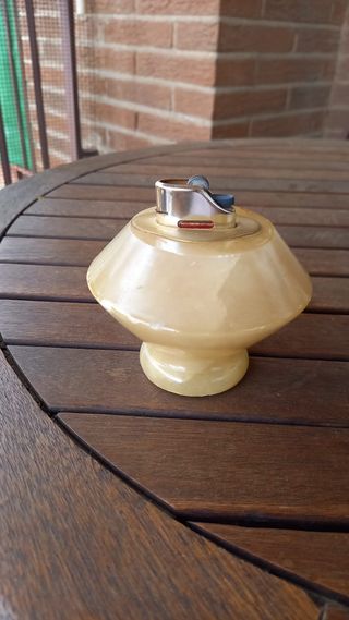 Cenicero y mechero de alabastro
