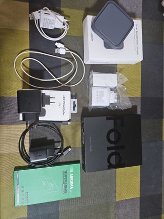 cover per Samsung Galaxy Fold4, custodia e cavo