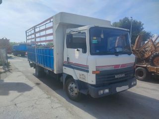 CAMIÓN NISSAN L80-98 REFERENCIA: C-3251
